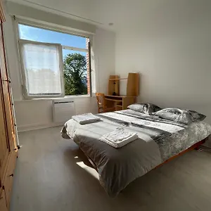 Appartement Calme Et Lumineux - Parking Privatif - Metro A 5mn, Mons-en-Baroeul
